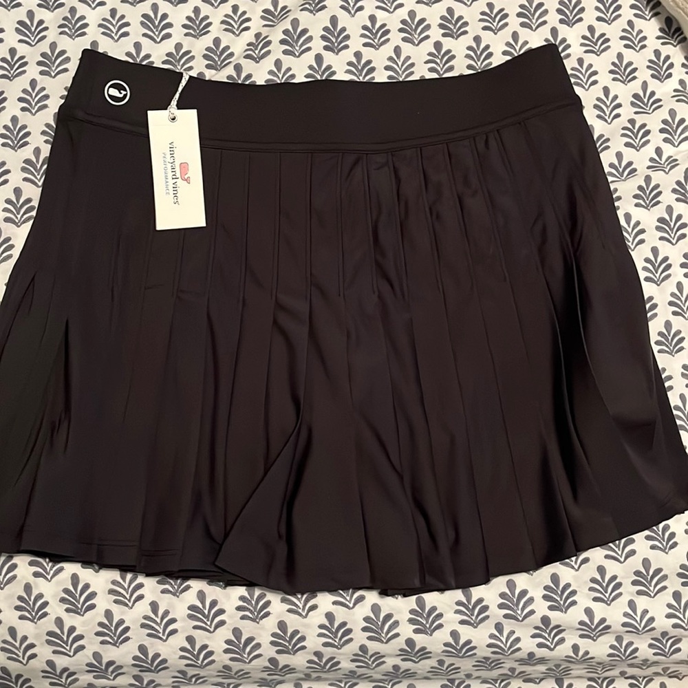 Vineyard Vines Tennis/Exercise skort. Size M, new with tags.